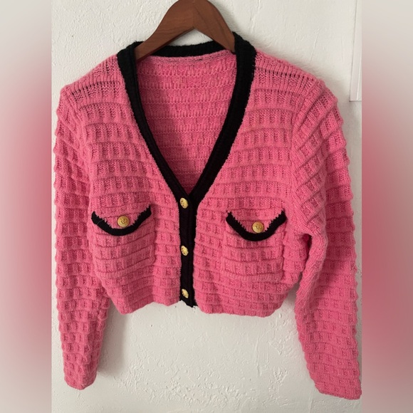 Forever 21 New, Pink Cardigan with black contrasting and gold buttons.fits all - Picture 3 of 5